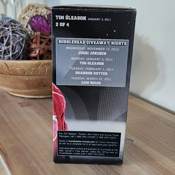 🏒 Carolina Hurricanes Tim Gleason Bobblehead – Limited Edition 2010, Boxed - Picture 3 of 16